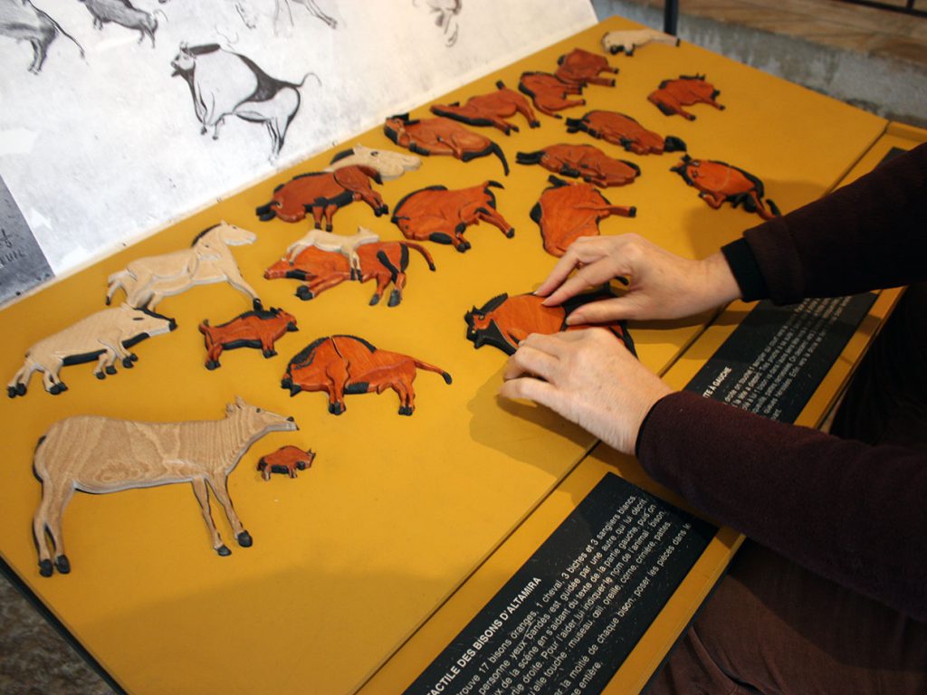 Jeu puzzle tactile autour des bisons de la grotte d’ALTAMIRA