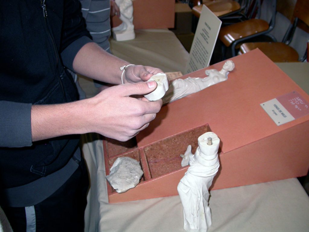 Reproduction tactile et jeu de construction de la statue de « La Vénus de Milo »