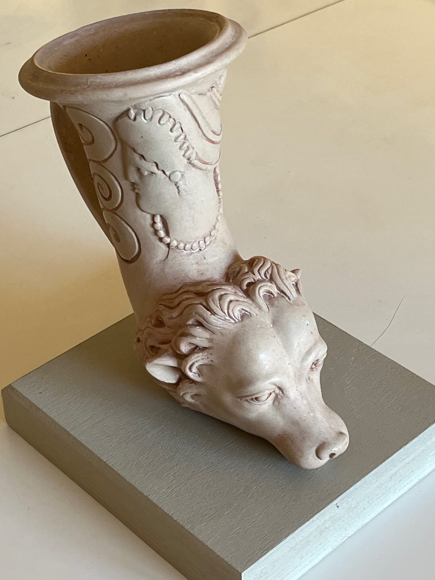 Transposition tactile du Rhyton Vase à tête de chien - Musée Calvet Avignon